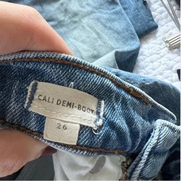 Madewell Cali Demi-Boot Jeans in Dory Wash: Comfort Stretch Edition - Picture 8 of 9